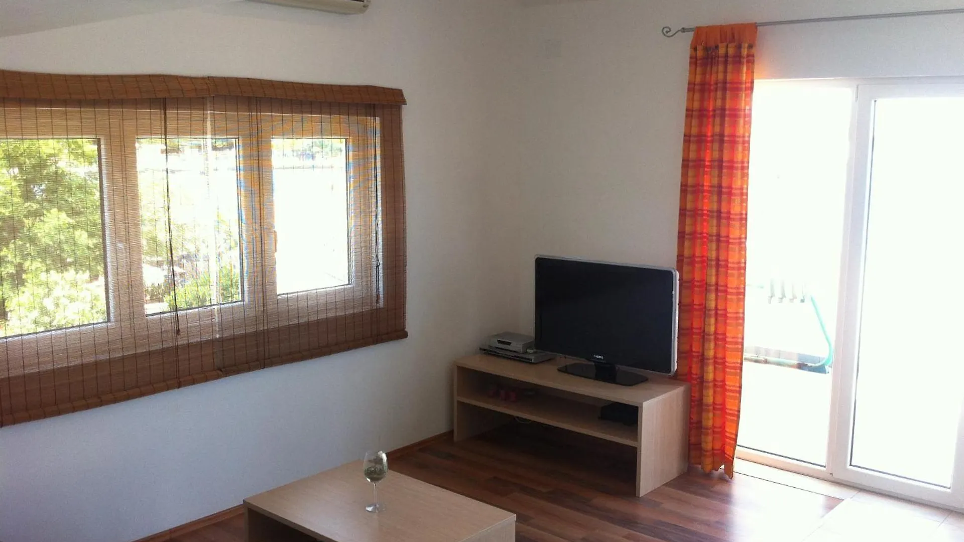 Apartments Gvardiol Преко