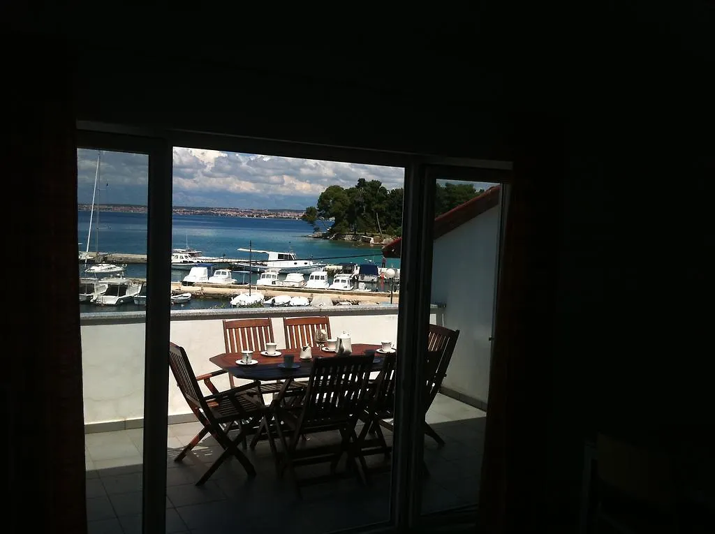 Apartments Gvardiol Preko Kroatien
