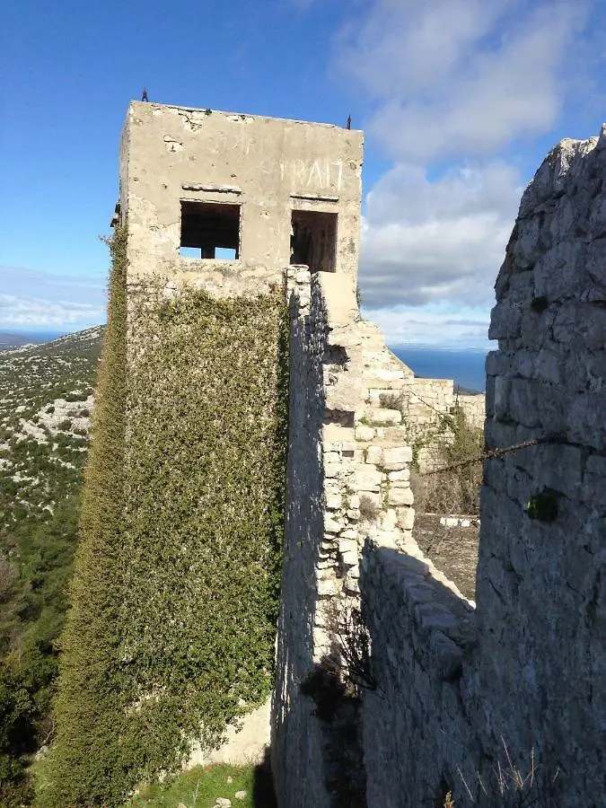 Apartments Gvardiol Preko 0*,  Kroatien